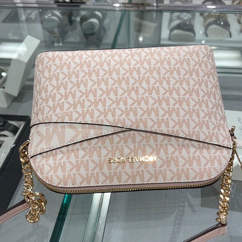 MICHAEL KORS Jet Set Medium Logo Dome Satchel Crossbody
Optic Whit/Rose Gold
NWT - Picture 7 of 16